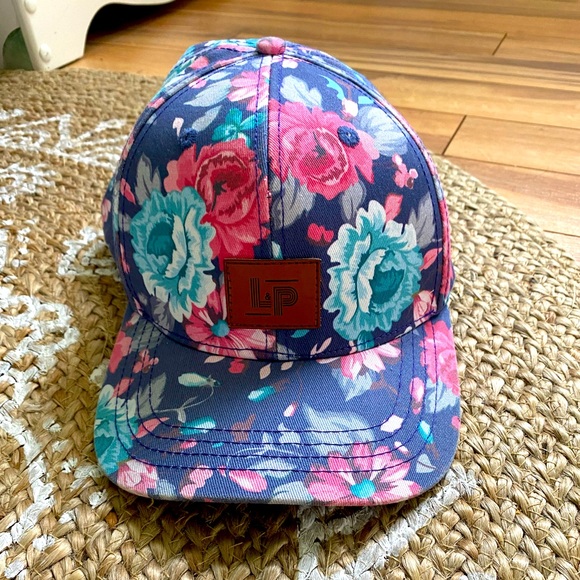 Women L&P floral cap - Picture 1 of 5